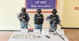 টেকনাফে বিদেশি রাইফেল, তাজা গোলা ও ৭০ হাজার পিস ইয়াবা জব্দ
